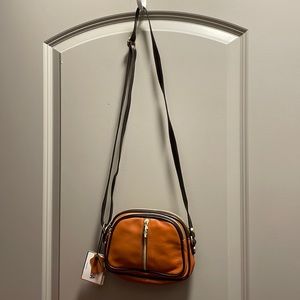 SOLD 🛑Valentina by In Pell Italian Leather Crossbody Bag 🤎